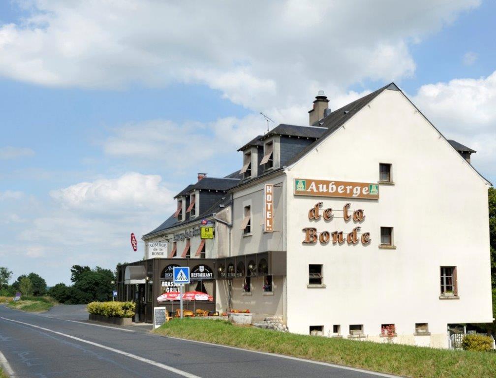 Hotel Auberge De La Bonde Logis 랑제 외부 사진