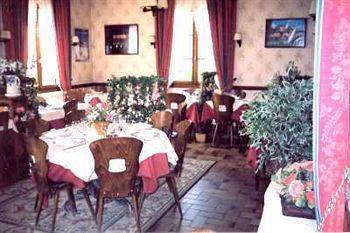 Hotel Auberge De La Bonde Logis 랑제 외부 사진