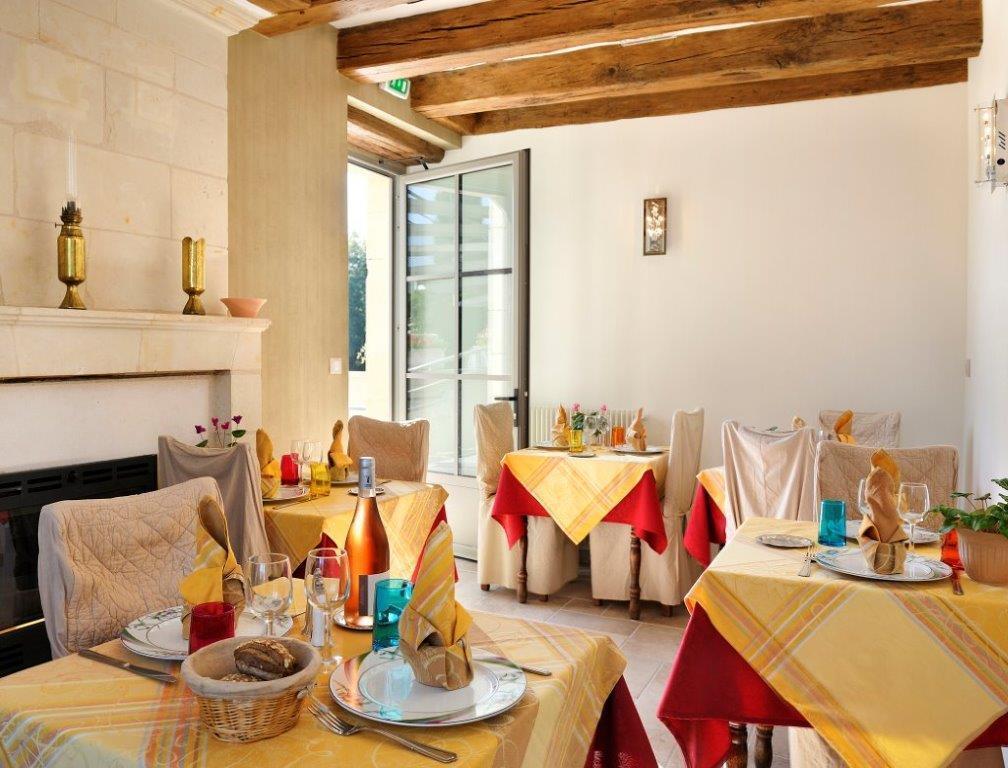 Hotel Auberge De La Bonde Logis 랑제 외부 사진