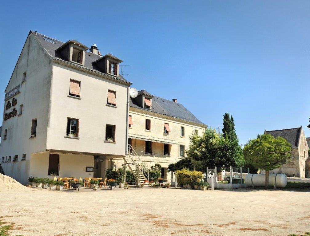 Hotel Auberge De La Bonde Logis 랑제 외부 사진